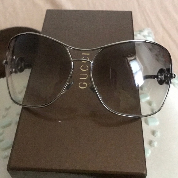 Silver  Gucci Link Sunglasses. - Picture 2 of 8